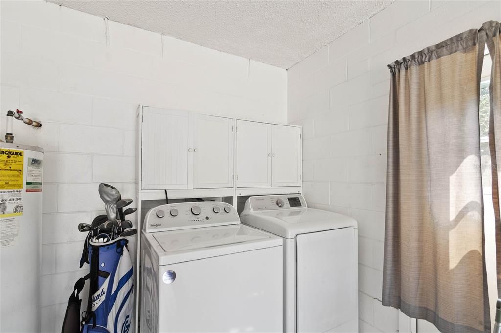 Active With Contract: $325,000 (3 beds, 2 baths, 1122 Square Feet)