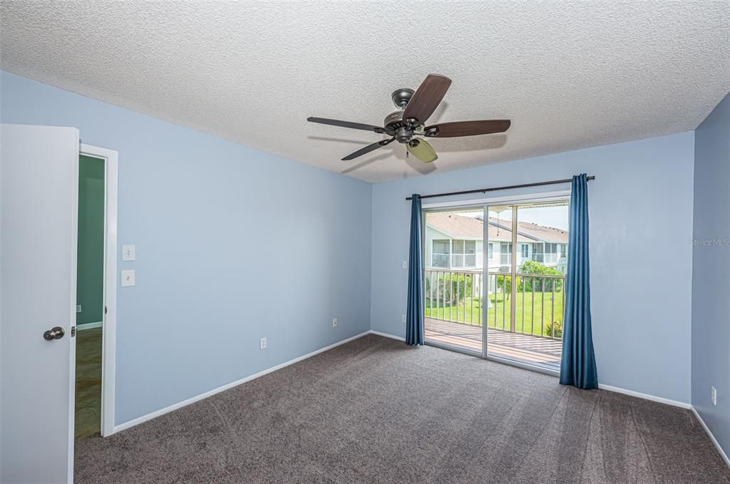 For Sale: $389,000 (2 beds, 2 baths, 920 Square Feet)