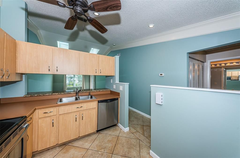 For Sale: $389,000 (2 beds, 2 baths, 920 Square Feet)