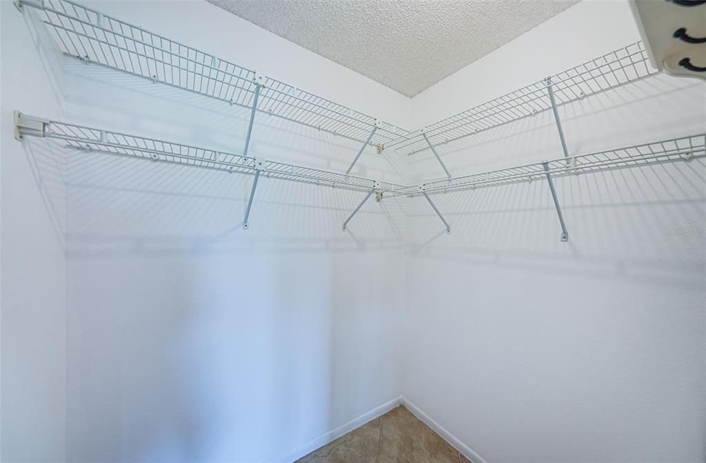 For Sale: $389,000 (2 beds, 2 baths, 920 Square Feet)