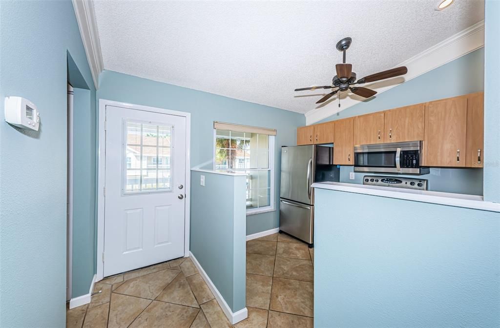 For Sale: $389,000 (2 beds, 2 baths, 920 Square Feet)