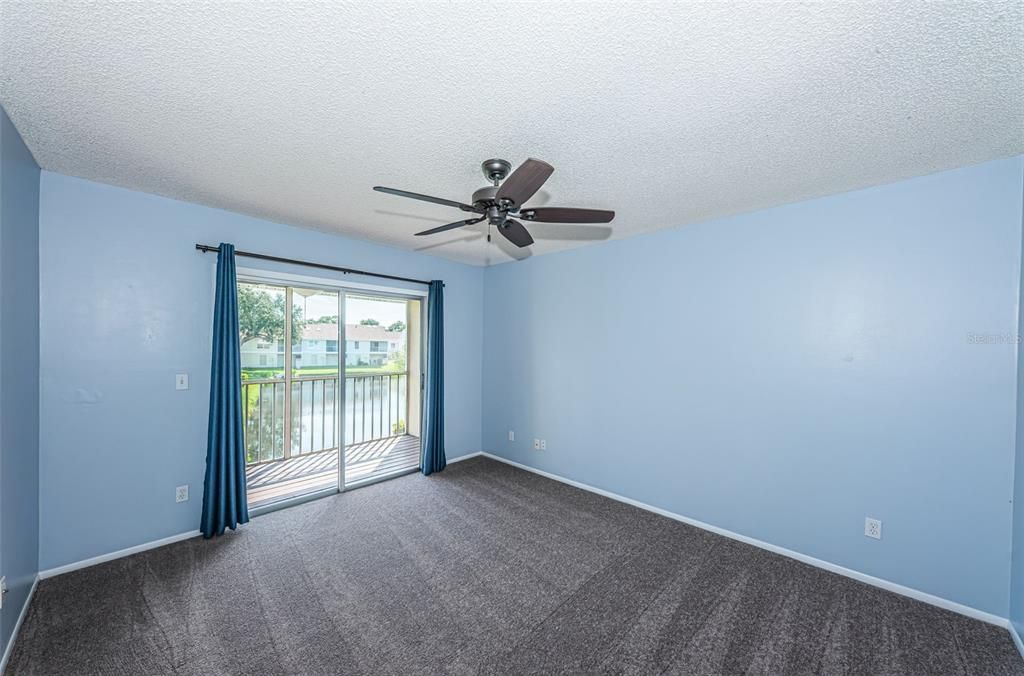 For Sale: $389,000 (2 beds, 2 baths, 920 Square Feet)