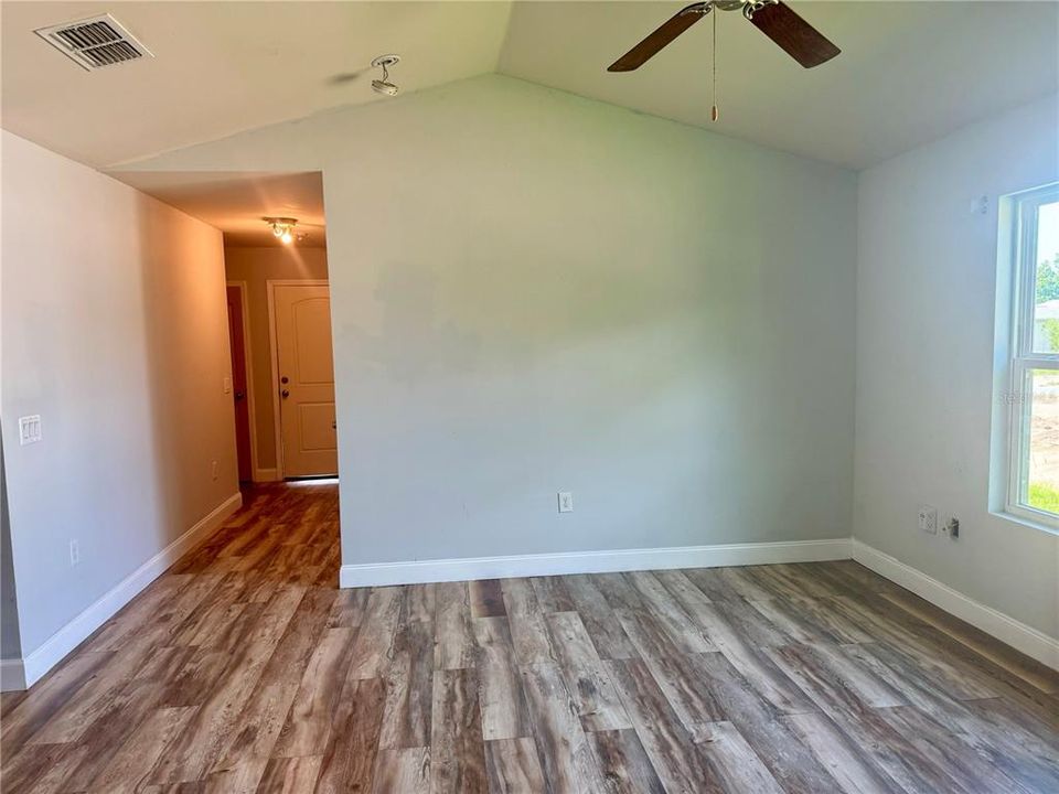 For Sale: $239,900 (3 beds, 2 baths, 1014 Square Feet)