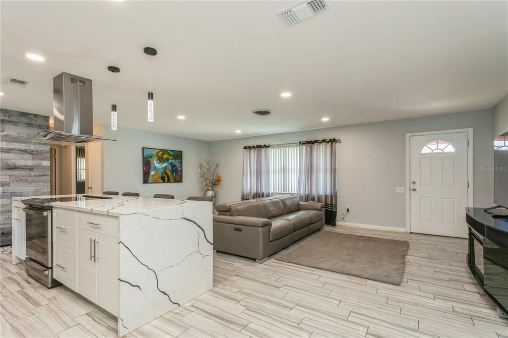 Active With Contract: $424,900 (3 beds, 2 baths, 1451 Square Feet)