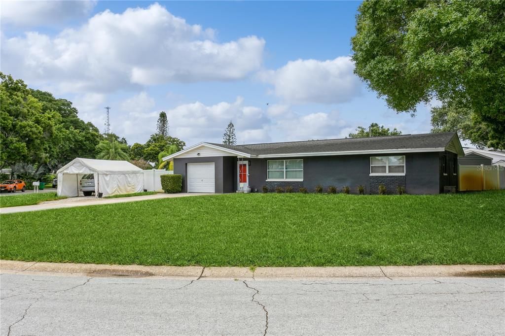 Active With Contract: $424,900 (3 beds, 2 baths, 1451 Square Feet)