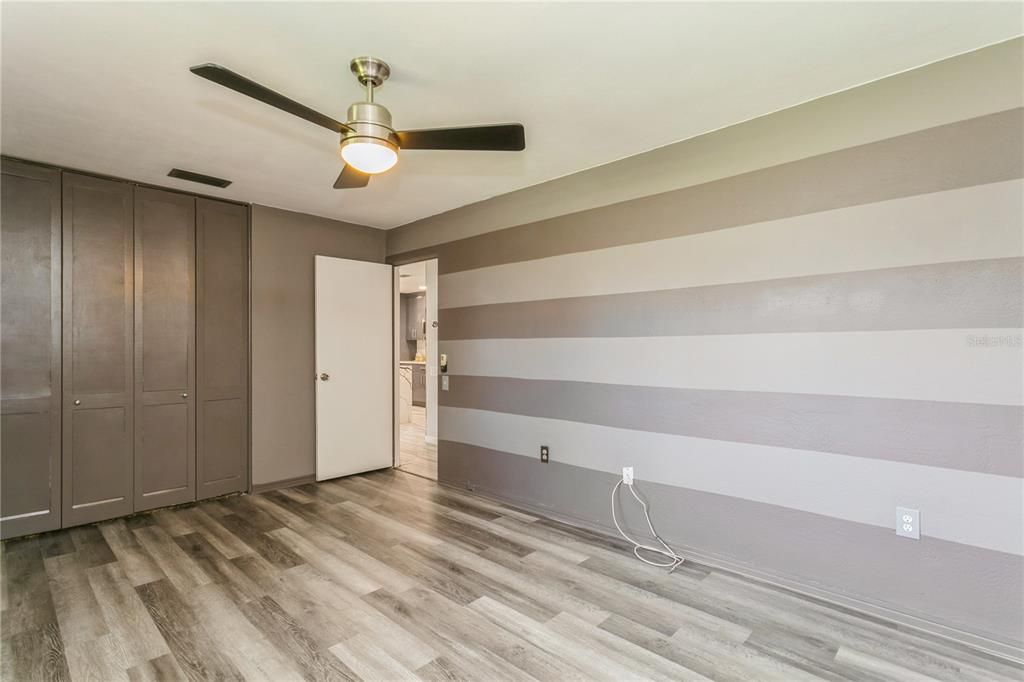 Active With Contract: $424,900 (3 beds, 2 baths, 1451 Square Feet)