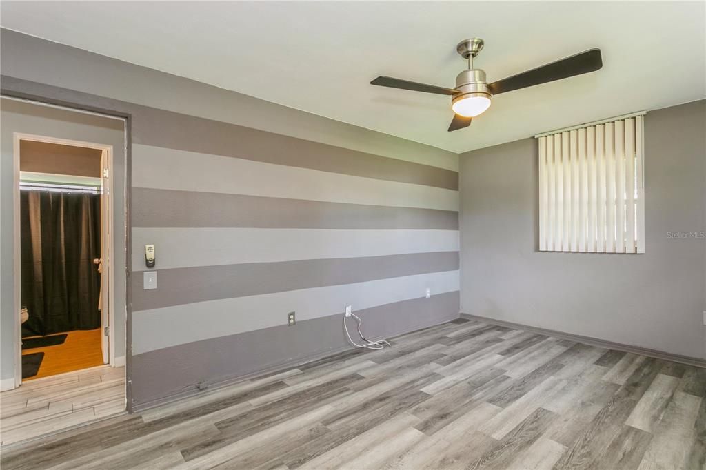 Active With Contract: $424,900 (3 beds, 2 baths, 1451 Square Feet)