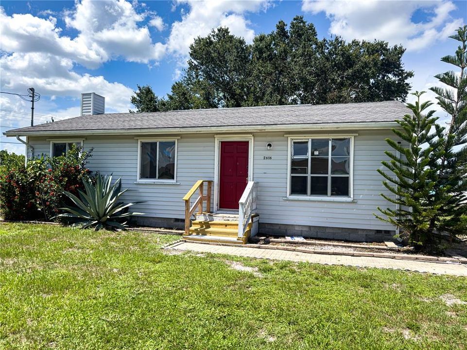 Recently Rented: $1,825 (3 beds, 1 baths, 912 Square Feet)