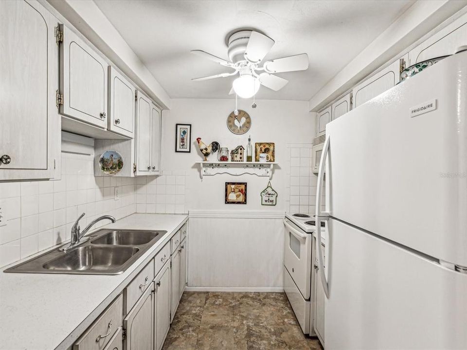 For Sale: $86,500 (1 beds, 1 baths, 624 Square Feet)