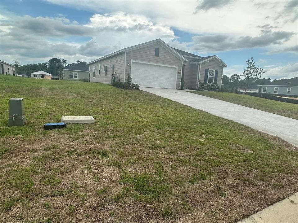 For Sale: $285,000 (3 beds, 2 baths, 1544 Square Feet)