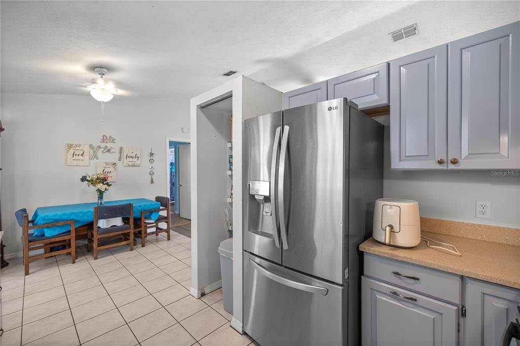 Active With Contract: $239,900 (3 beds, 2 baths, 1236 Square Feet)