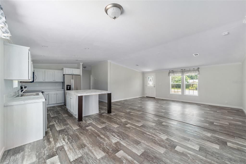 Active With Contract: $218,000 (4 beds, 2 baths, 1484 Square Feet)