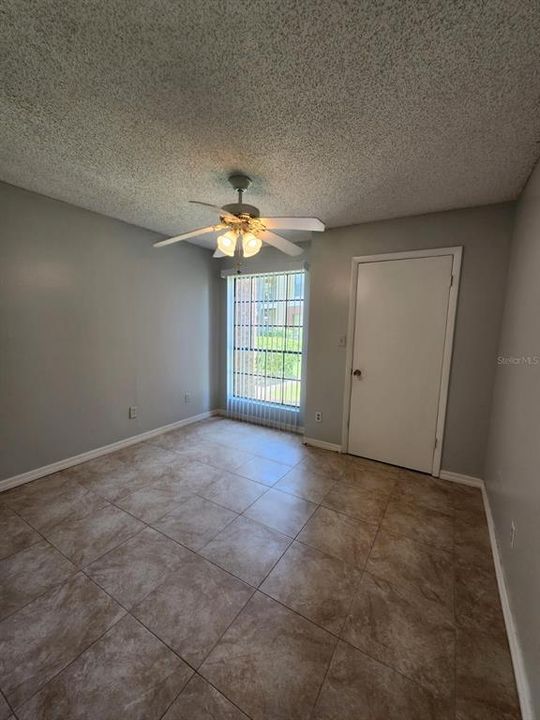 Active With Contract: $1,295 (1 beds, 1 baths, 581 Square Feet)