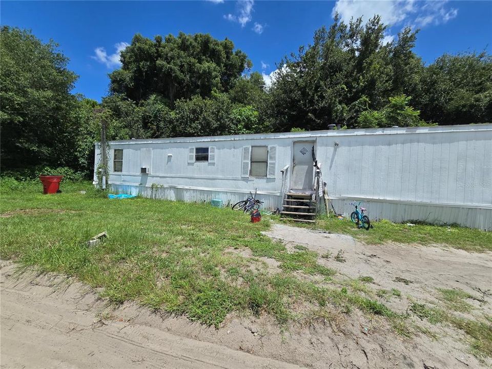 最近售出: $45,000 (2 贝兹, 1 浴室, 924 平方英尺)