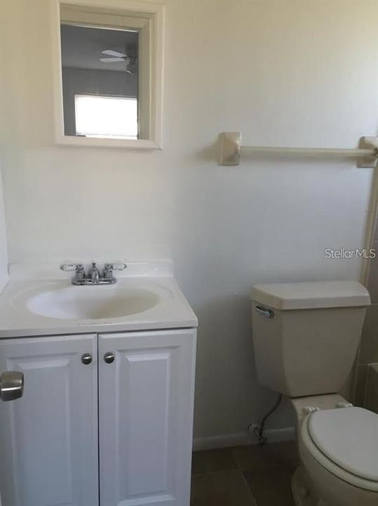 Active With Contract: $1,600 (2 beds, 2 baths, 905 Square Feet)