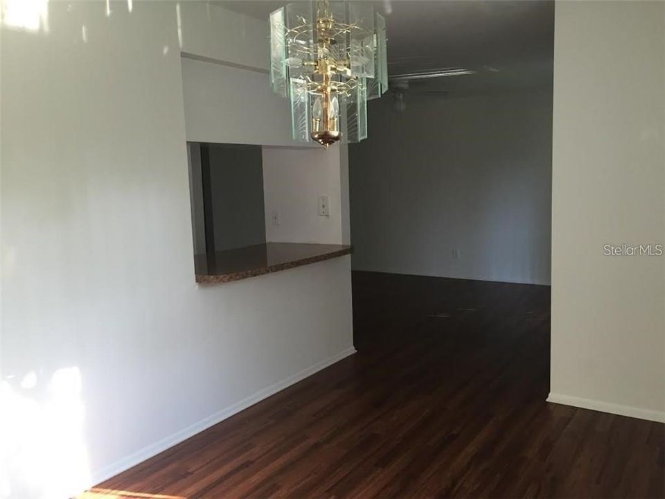 Active With Contract: $1,600 (2 beds, 2 baths, 905 Square Feet)