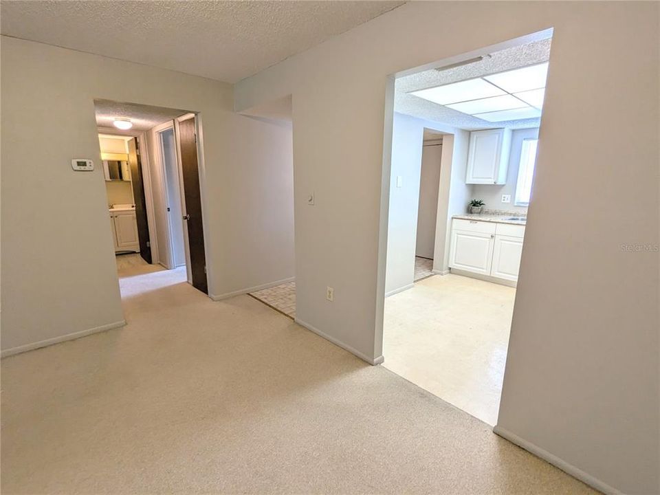 Active With Contract: $1,300 (2 beds, 2 baths, 1144 Square Feet)