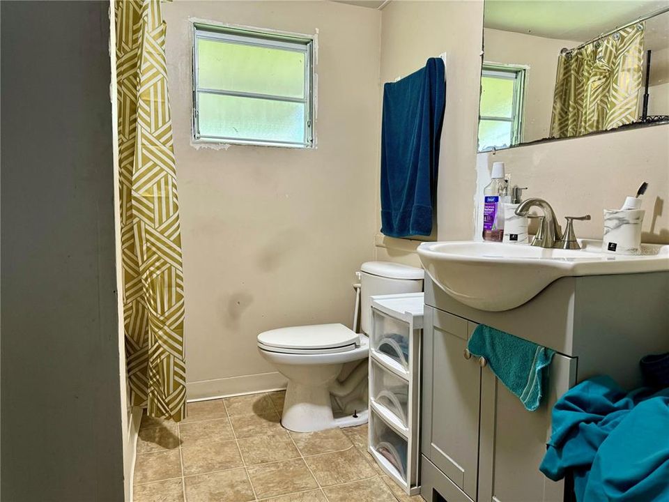 Active With Contract: $59,700 (1 beds, 1 baths, 759 Square Feet)