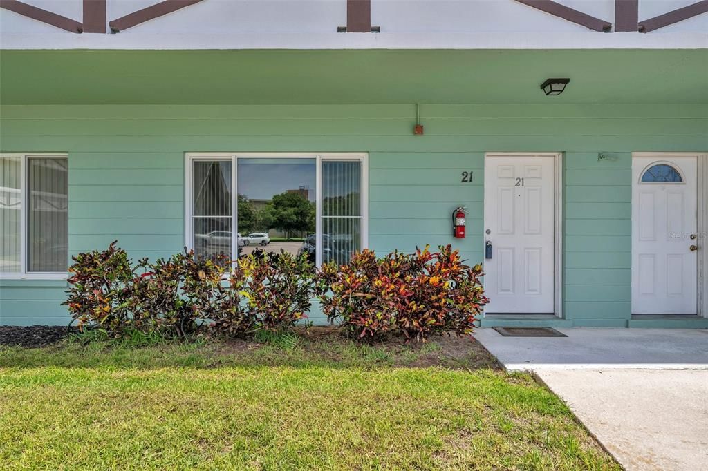 Active With Contract: $135,000 (1 beds, 1 baths, 800 Square Feet)