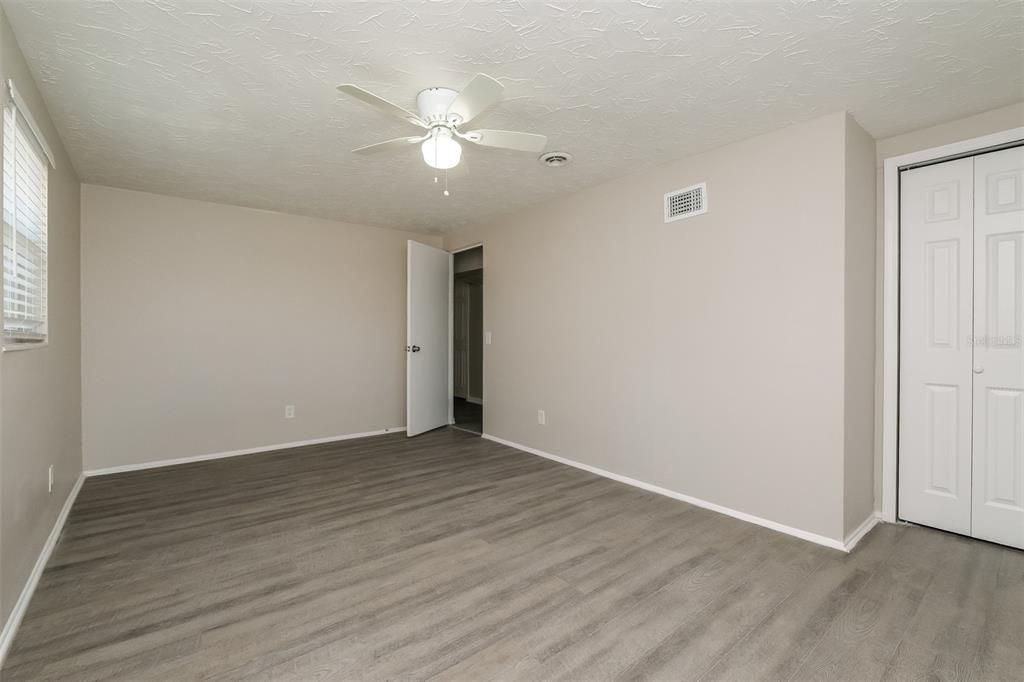 For Rent: $1,820 (4 beds, 1 baths, 1056 Square Feet)