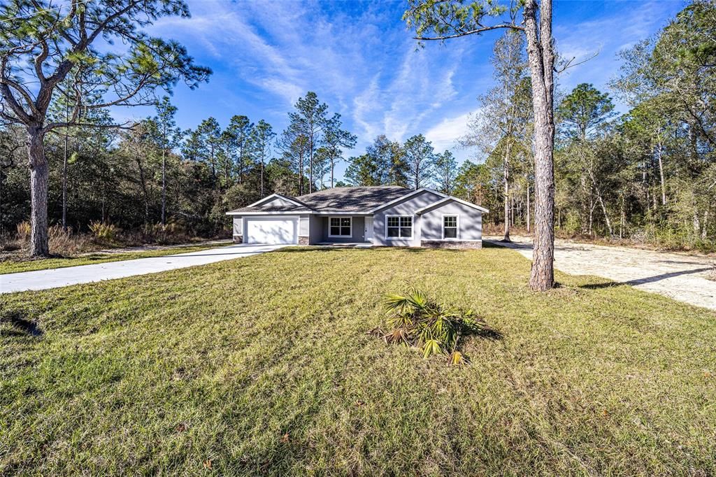 For Sale: $410,000 (4 beds, 2 baths, 1927 Square Feet)