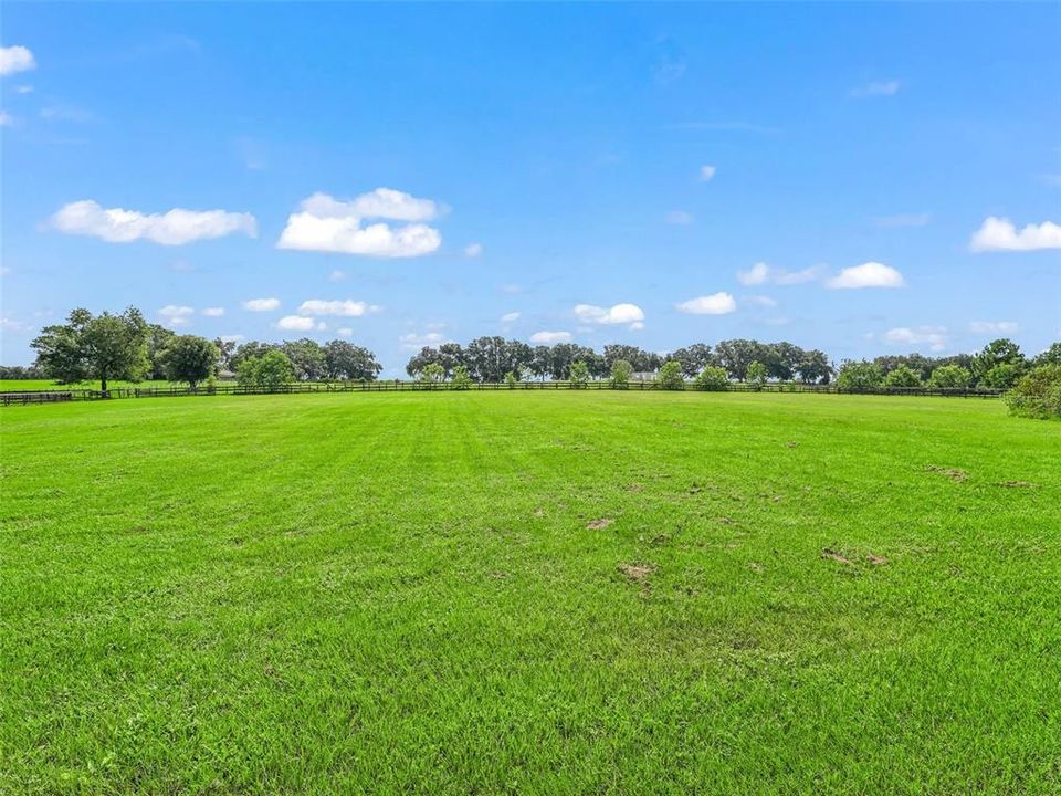 For Sale: $799,000 (3 beds, 2 baths, 1912 Square Feet)