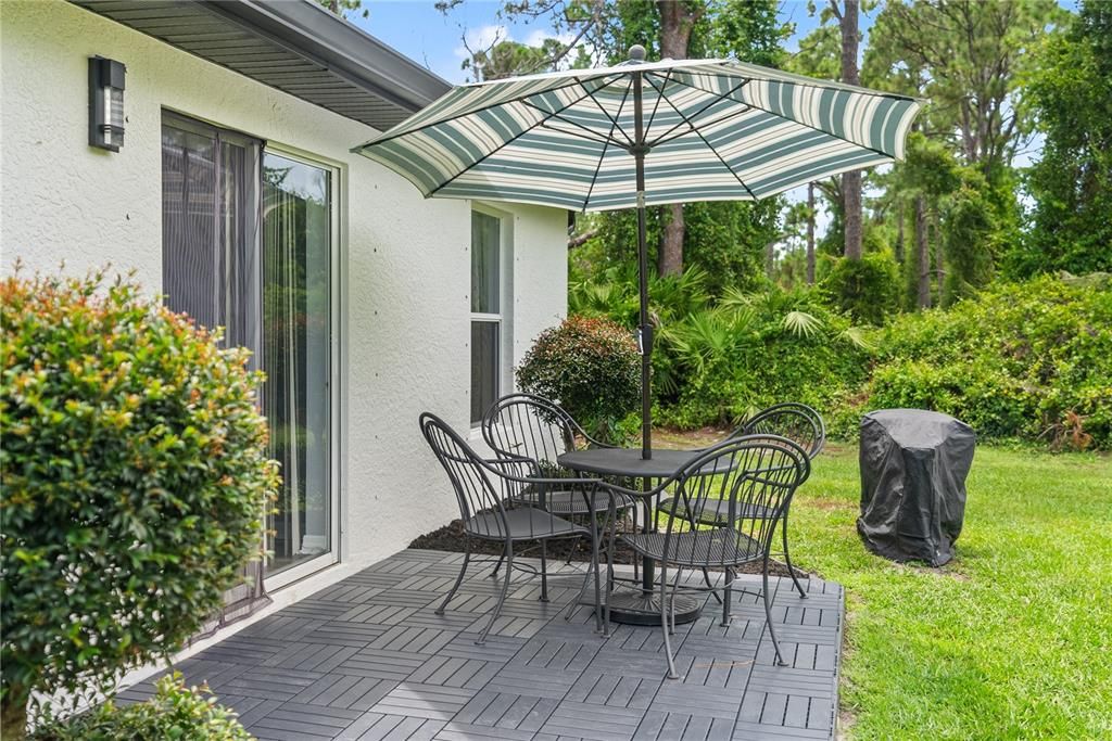 A lovely outdoor space to grill and chill. Watch the tortoises and bunnies, and hear the birdies chirp.