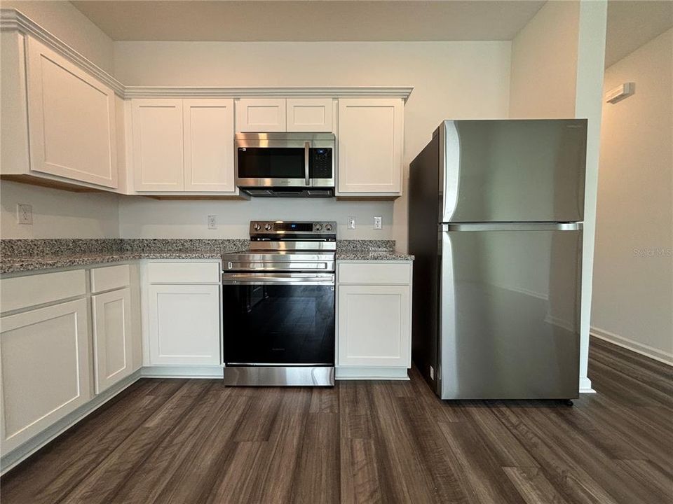 Active With Contract: $1,850 (3 beds, 2 baths, 1386 Square Feet)