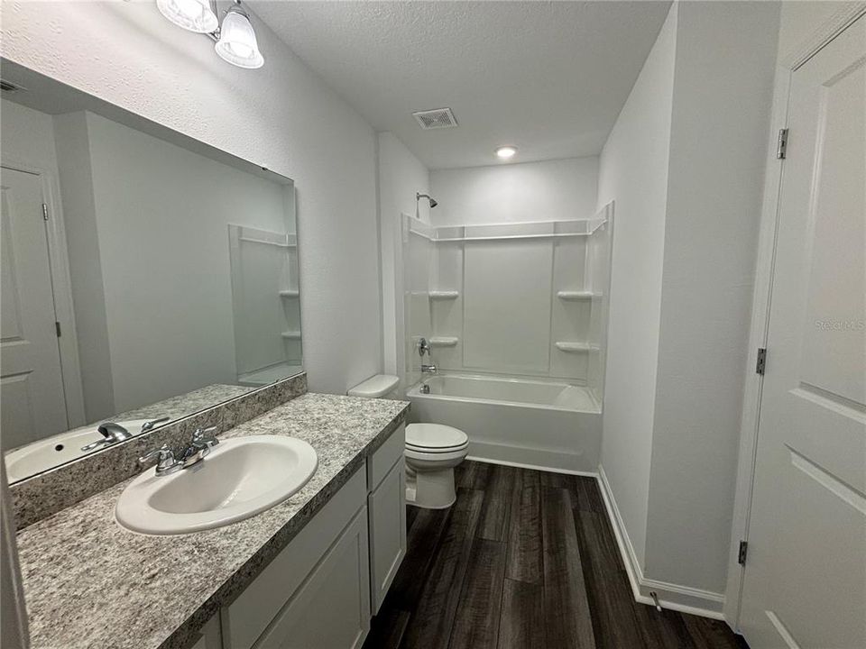 Active With Contract: $1,850 (3 beds, 2 baths, 1386 Square Feet)