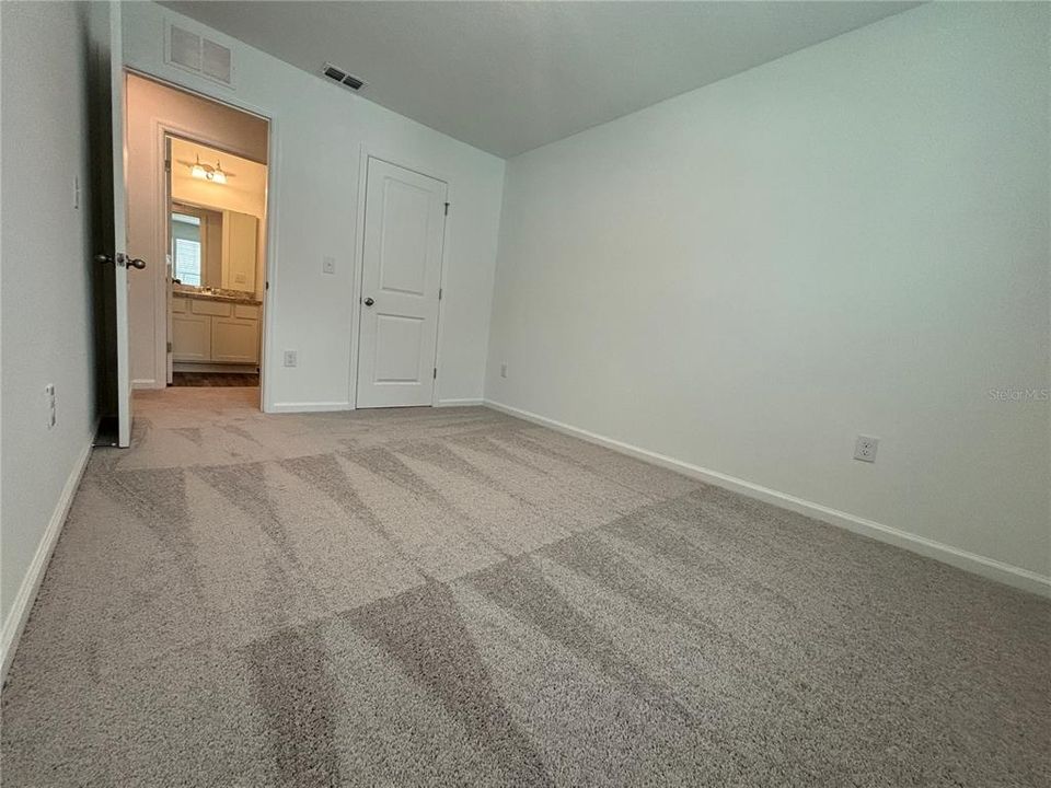 Active With Contract: $1,850 (3 beds, 2 baths, 1386 Square Feet)