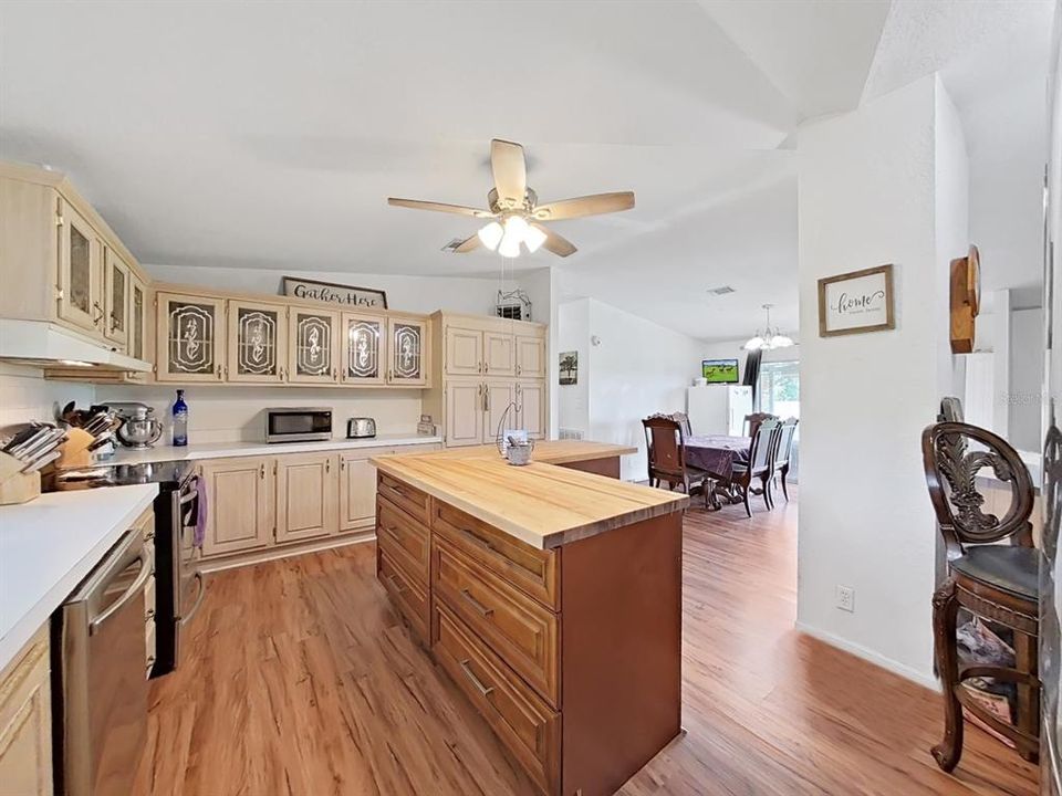 For Sale: $449,000 (3 beds, 2 baths, 1782 Square Feet)