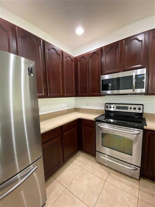 Active With Contract: $2,300 (3 beds, 2 baths, 1520 Square Feet)