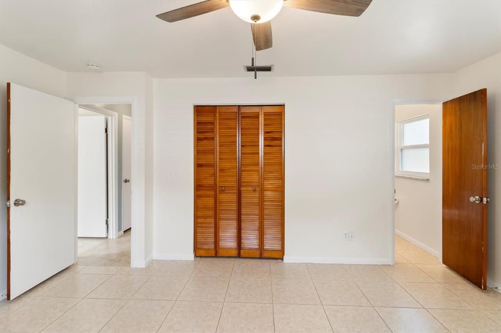 For Sale: $219,000 (2 beds, 2 baths, 1159 Square Feet)