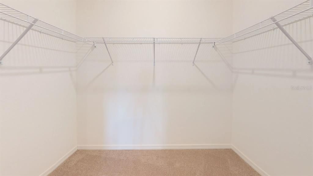 Под контрактом: $359,990 (3 спален, 2 ванн, 1602 Квадратных фут)