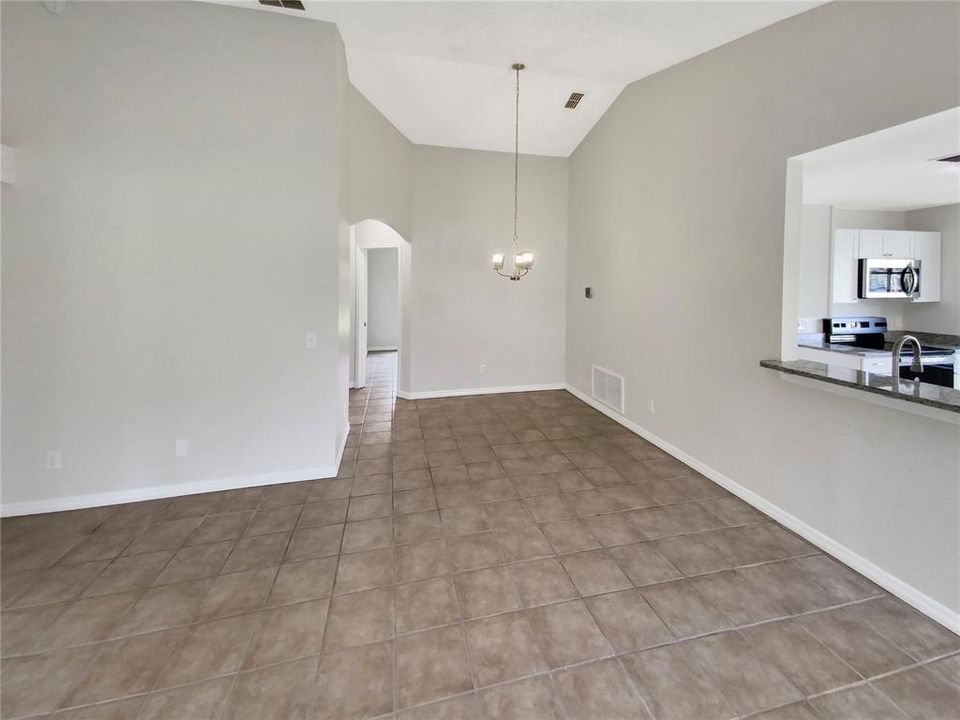 Active With Contract: $355,000 (3 beds, 2 baths, 1180 Square Feet)