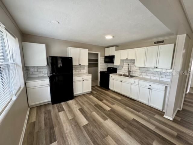 For Sale: $173,999 (3 beds, 1 baths, 1052 Square Feet)