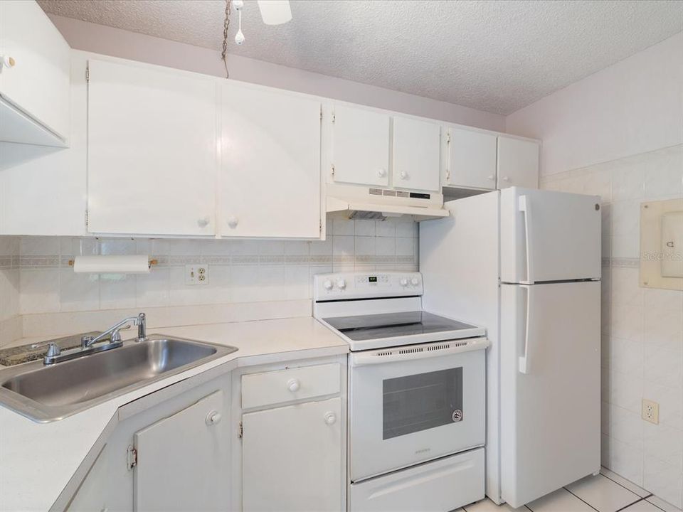 Clean kitchen has been maintained well