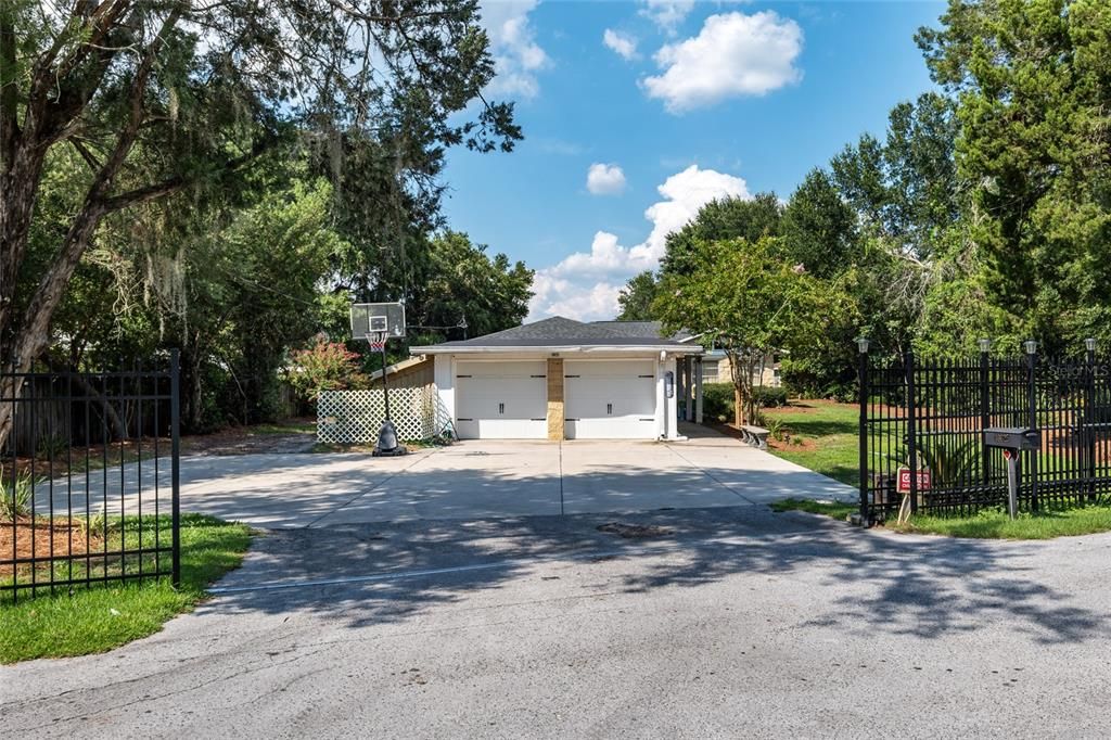 For Sale: $769,900 (4 beds, 2 baths, 2337 Square Feet)