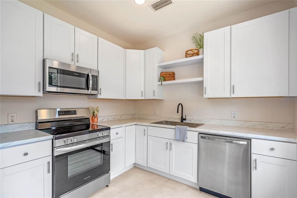 Active With Contract: $250,000 (3 beds, 1 baths, 1236 Square Feet)