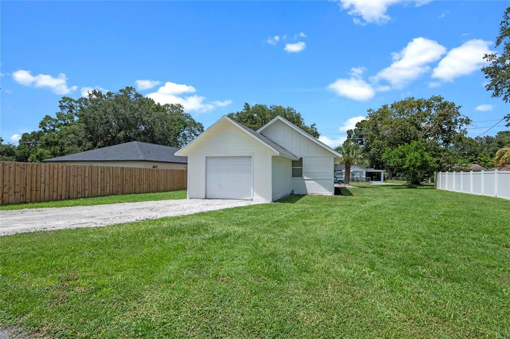 Active With Contract: $250,000 (3 beds, 1 baths, 1236 Square Feet)