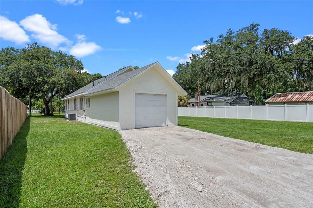 Active With Contract: $250,000 (3 beds, 1 baths, 1236 Square Feet)