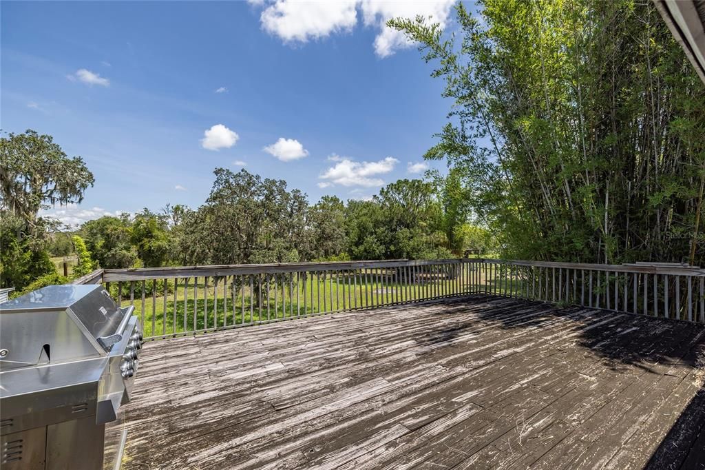 Large Deck - very private and beautiful view!