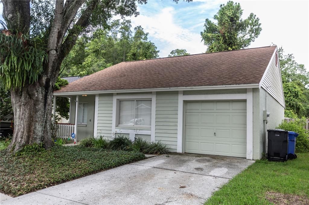 Recently Sold: $370,000 (3 beds, 2 baths, 1067 Square Feet)
