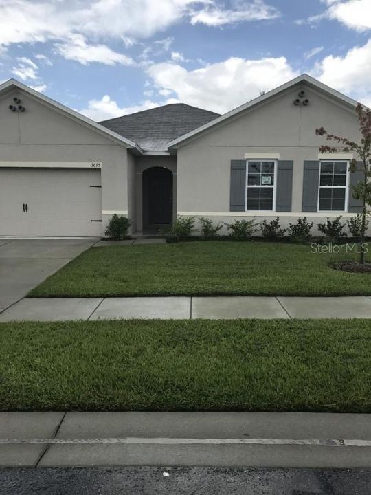 For Rent: $2,050 (4 beds, 2 baths, 2318 Square Feet)