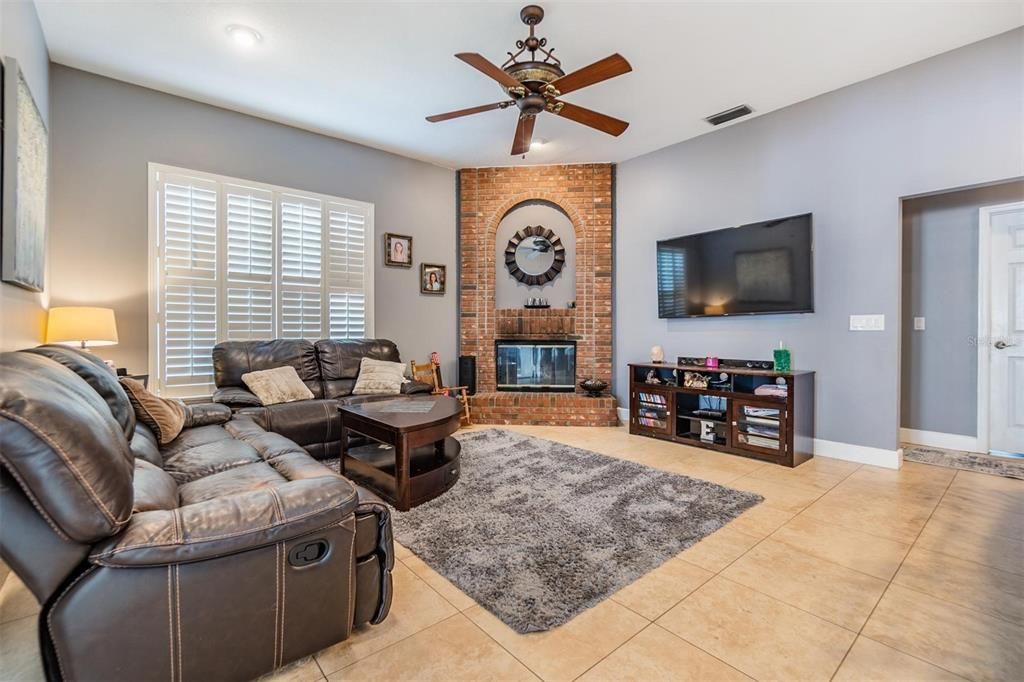 Active With Contract: $565,000 (4 beds, 2 baths, 2571 Square Feet)