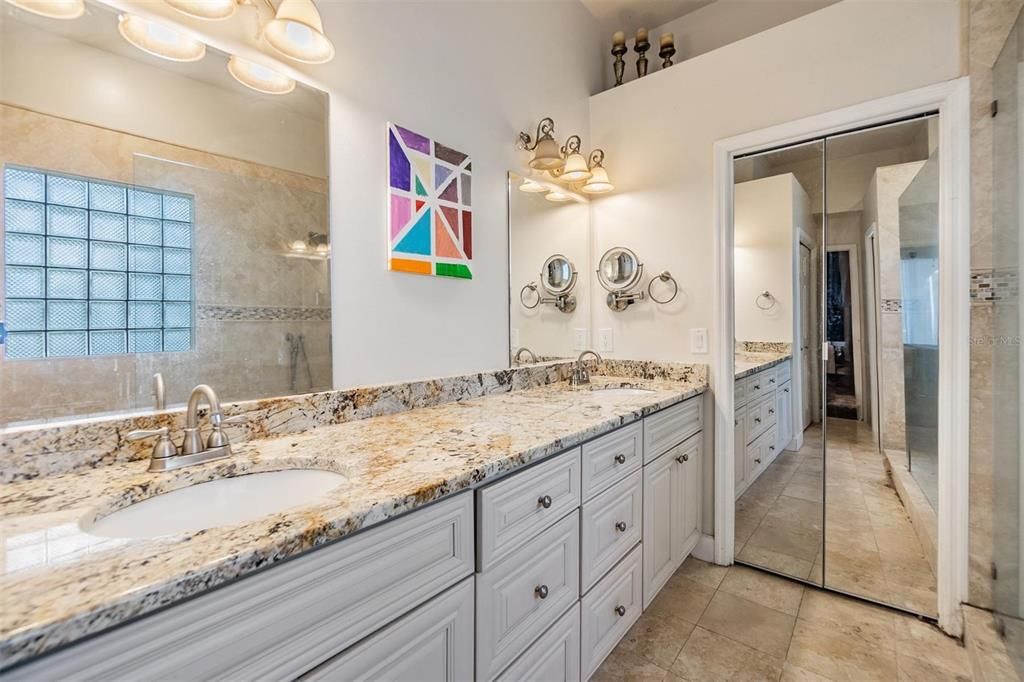 Active With Contract: $565,000 (4 beds, 2 baths, 2571 Square Feet)