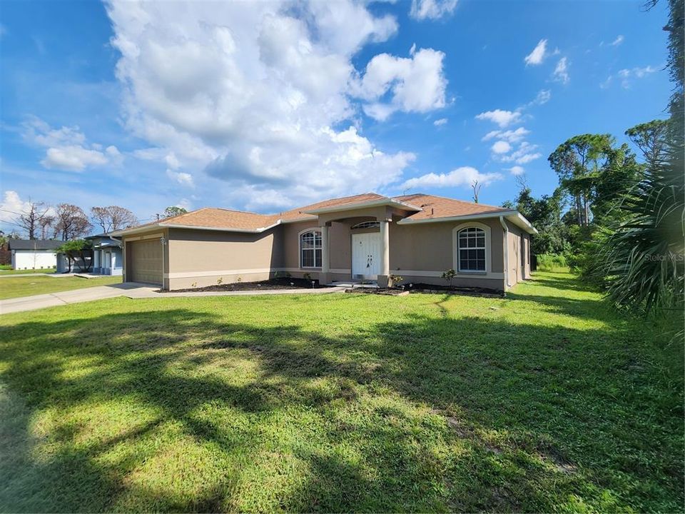 For Sale: $315,000 (3 beds, 2 baths, 1631 Square Feet)