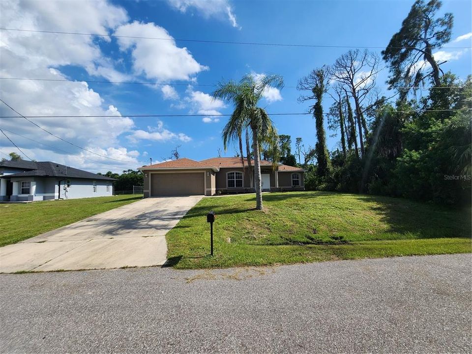 For Sale: $315,000 (3 beds, 2 baths, 1631 Square Feet)