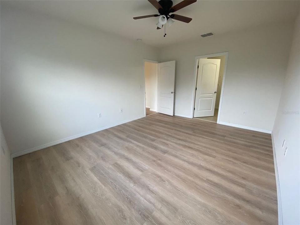 For Rent: $2,300 (4 beds, 2 baths, 1867 Square Feet)