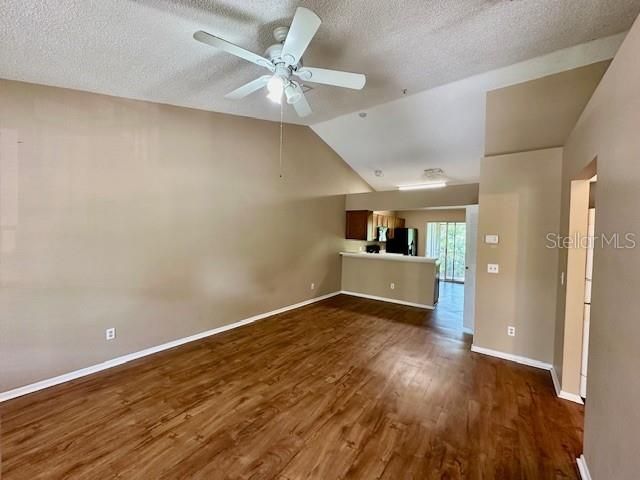 For Sale: $234,900 (2 beds, 2 baths, 975 Square Feet)